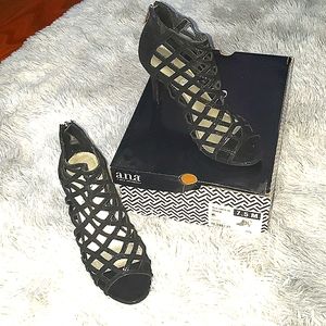 A.n.a Caroline, 7.5 M ,black